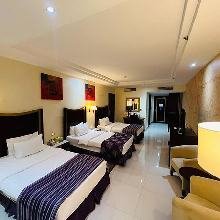Tourist Hotel Доха Екстериор снимка
