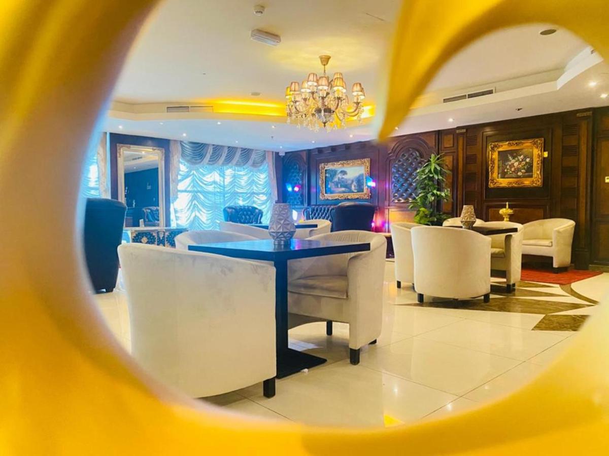 Tourist Hotel Доха Екстериор снимка
