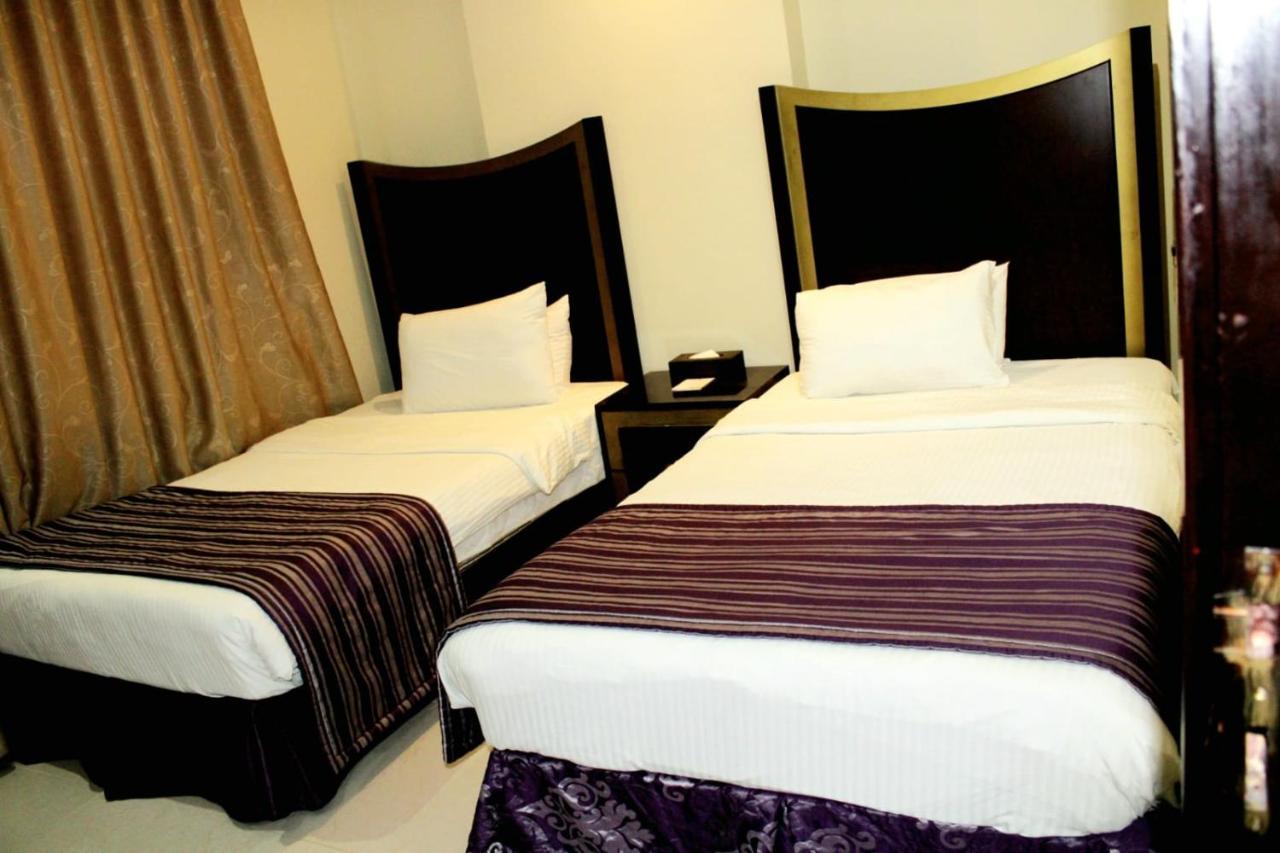 Tourist Hotel Доха Екстериор снимка