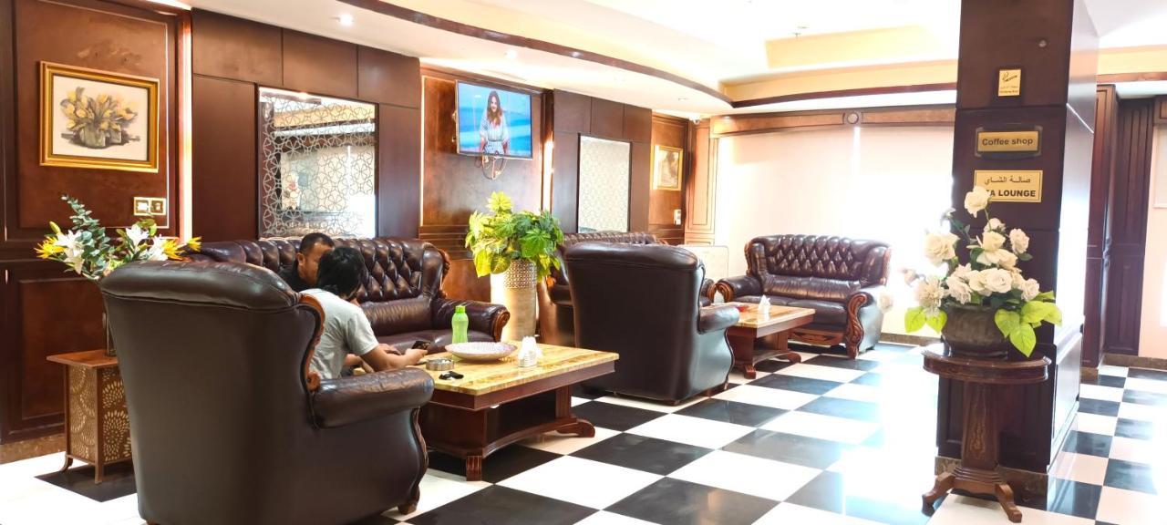 Tourist Hotel Доха Екстериор снимка