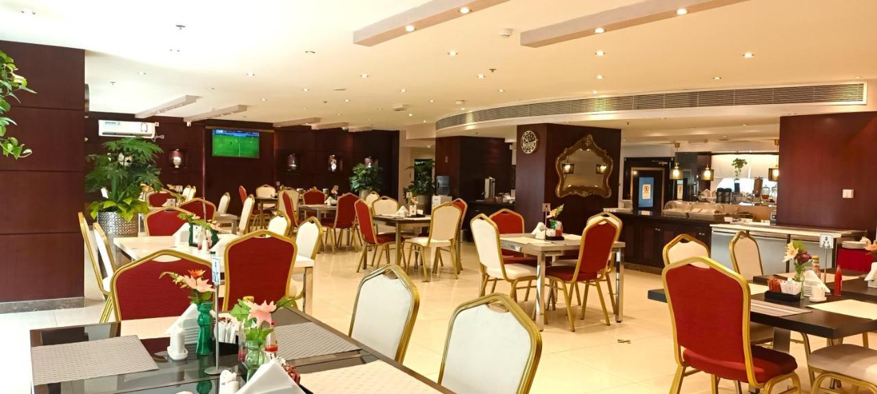Tourist Hotel Доха Екстериор снимка