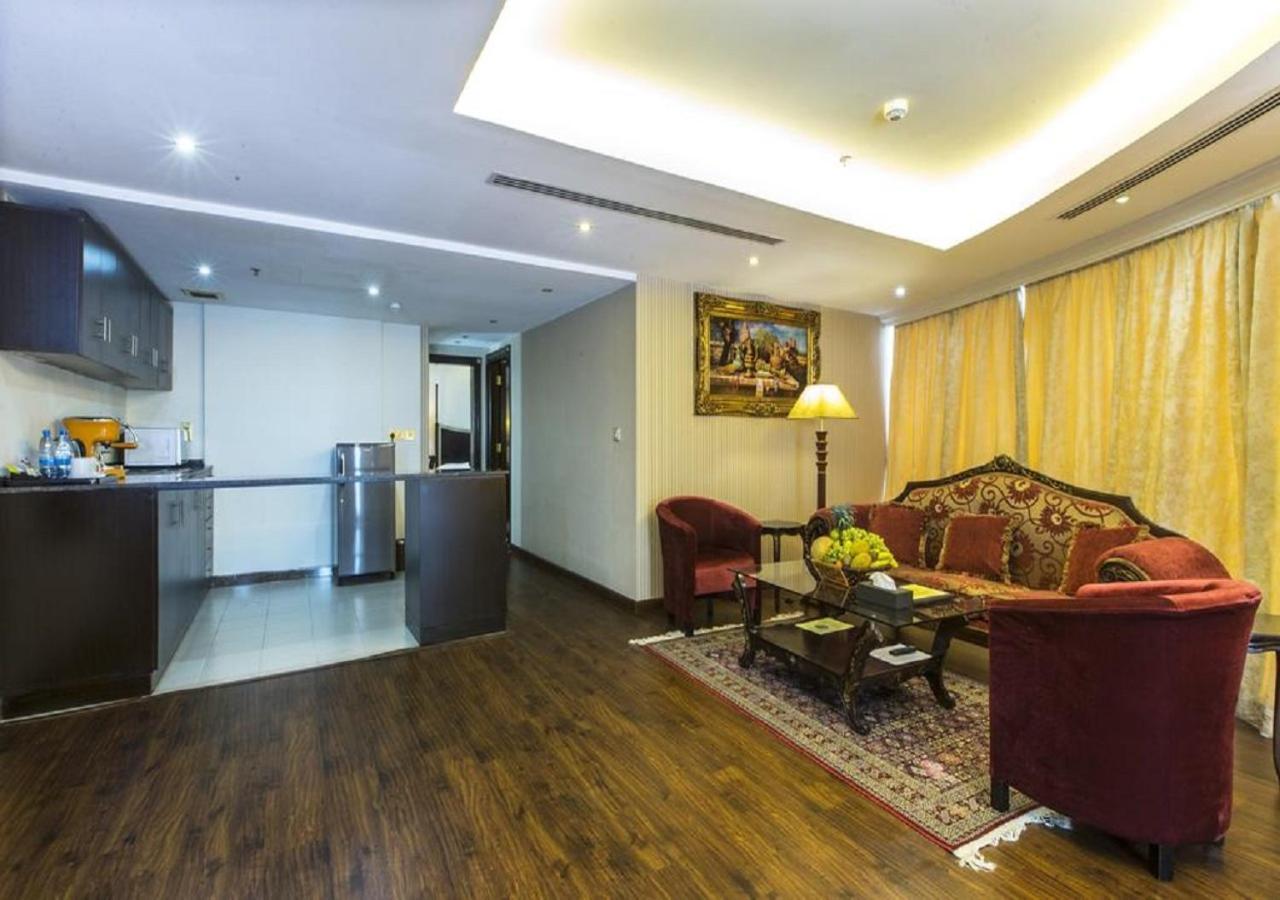 Tourist Hotel Доха Екстериор снимка