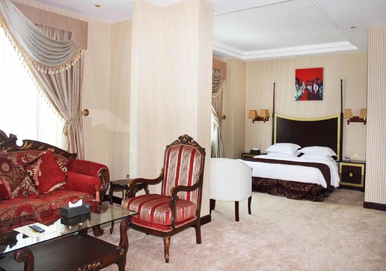 Tourist Hotel Доха Екстериор снимка