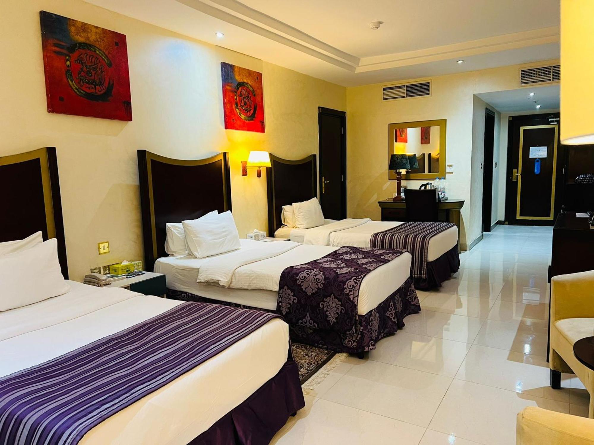 Tourist Hotel Доха Екстериор снимка