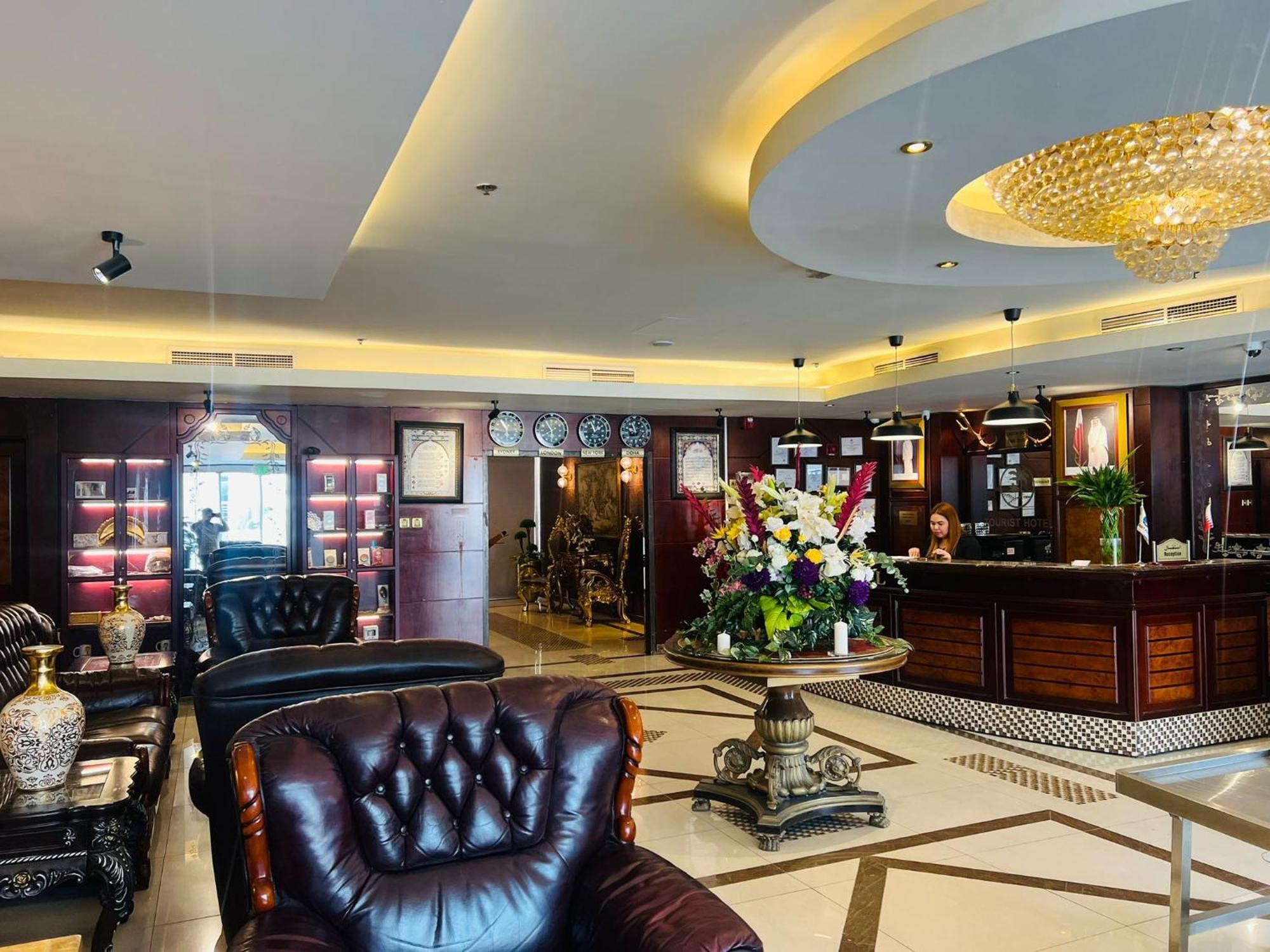 Tourist Hotel Доха Екстериор снимка