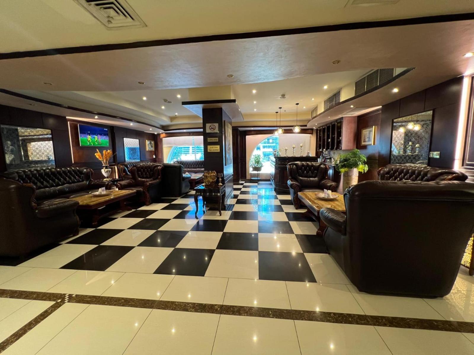 Tourist Hotel Доха Екстериор снимка