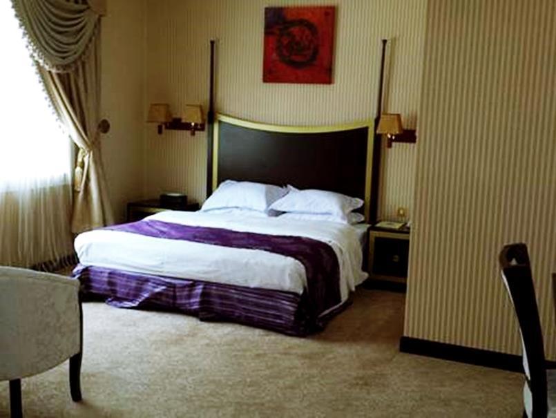 Tourist Hotel Доха Екстериор снимка