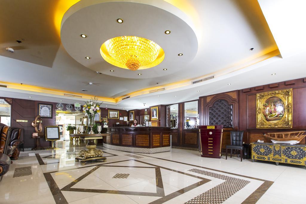 Tourist Hotel Доха Екстериор снимка