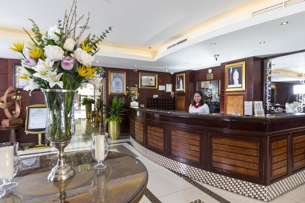 Tourist Hotel Доха Екстериор снимка